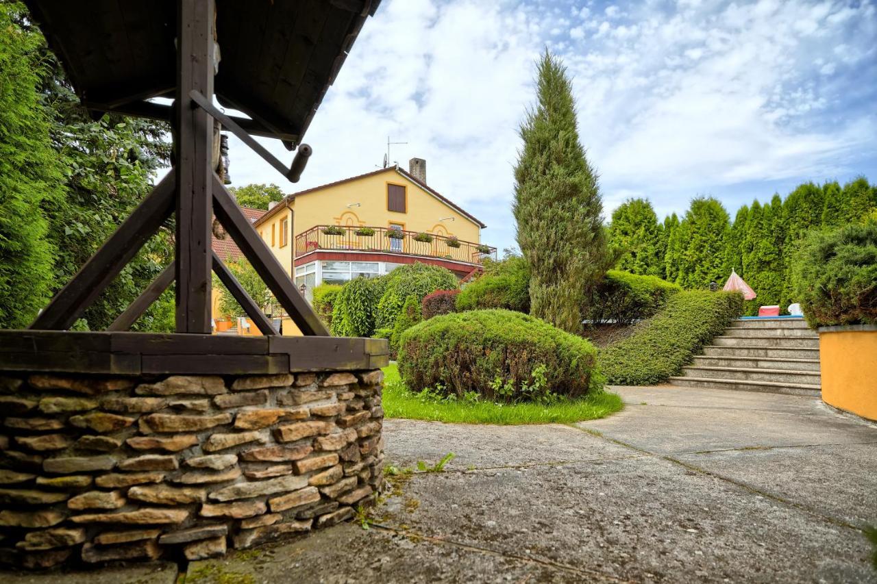 Penzion Pod Zvonem Nicov  Exteriér fotografie